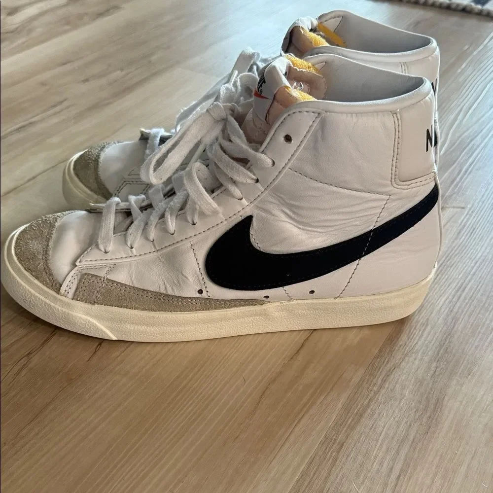 Nike Blazer White and Black Sneakers